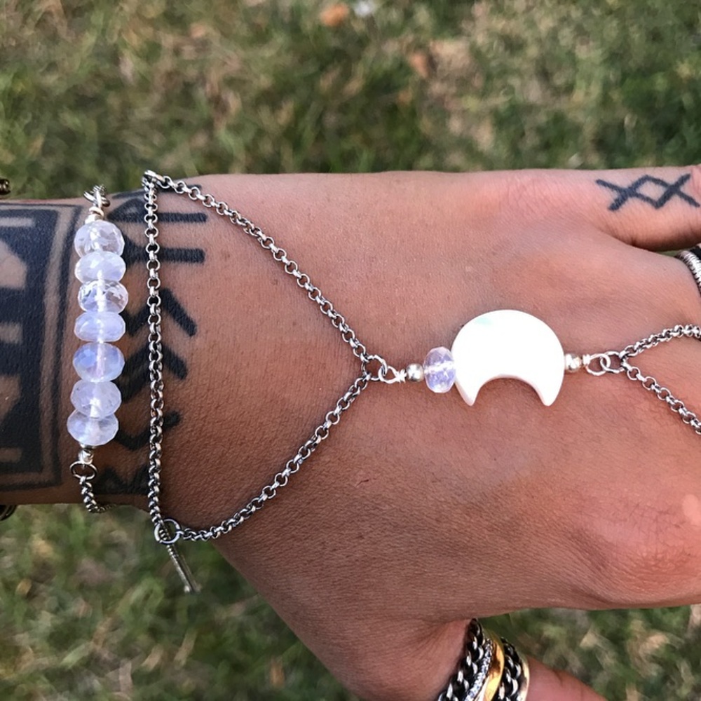 Genuine moonstone mother of pearl moon bracelet - Picture 8 of 9